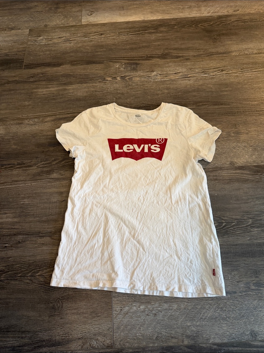 Levi's White Short-Sleeve Tee with‎ Red Logo